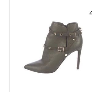 Valentino ROCKSTUD  stiletto boot 37.5
